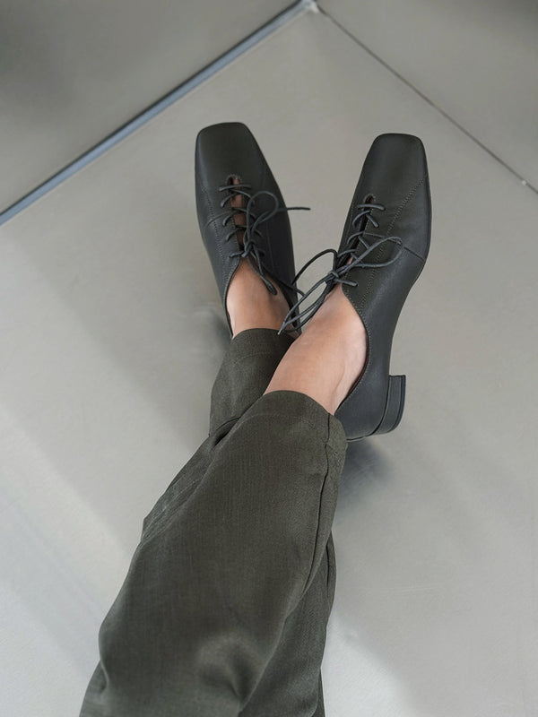 Classic Lacing Shoes