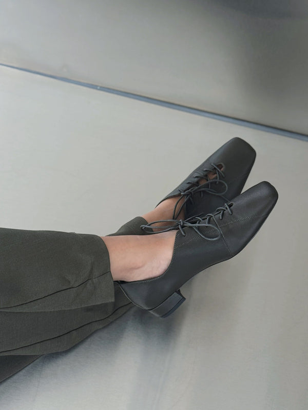 Classic Lacing Shoes