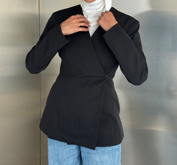 Snap Buttoned Belted V-neck Blazer