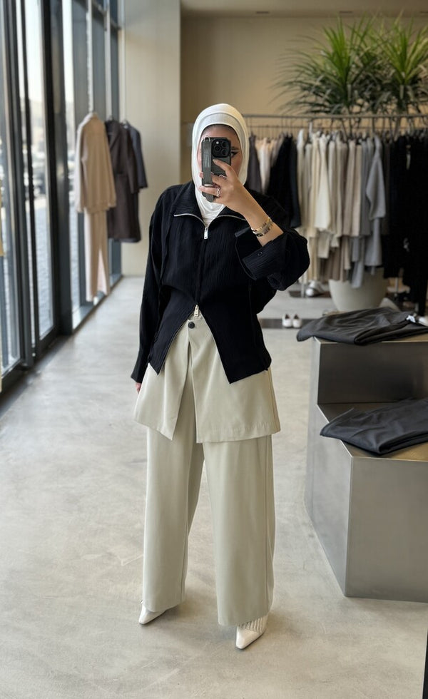 Collar Laced Zip Top