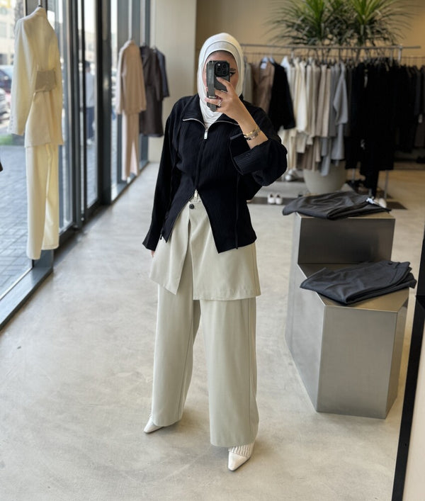 Collar Laced Zip Top