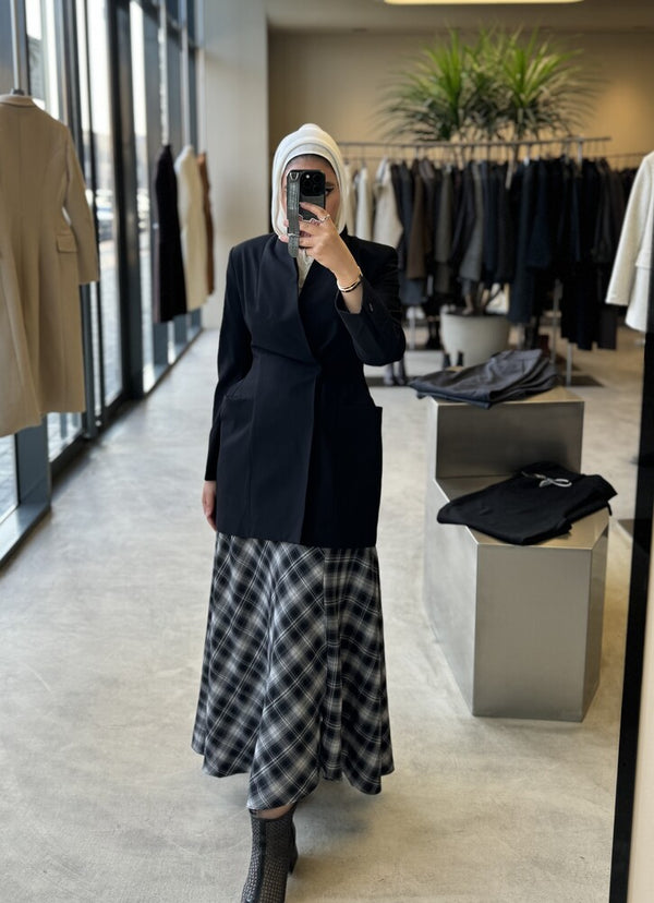 Woolen Collarless Blazer