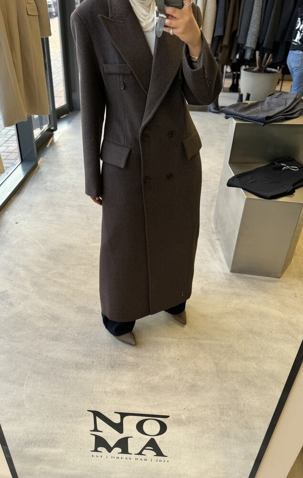 6 Buttons Pointed Lapel Coat