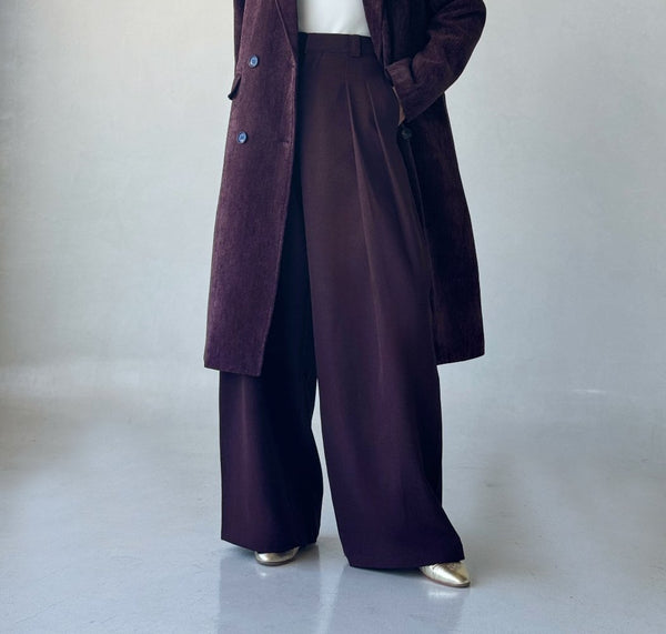 High Waisted Maroon Pleated Pantsالملابس السفلية / البنطلونات