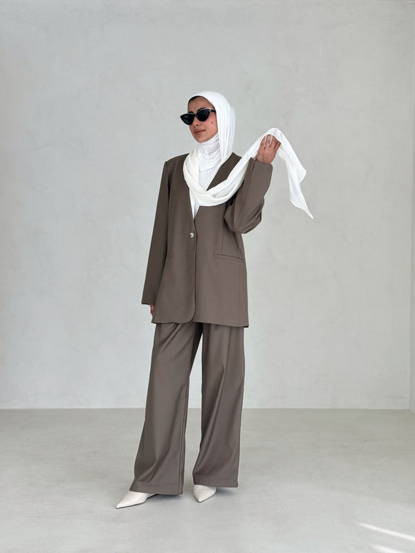 Women's 2PC Set w/ White Mesh Scarf
