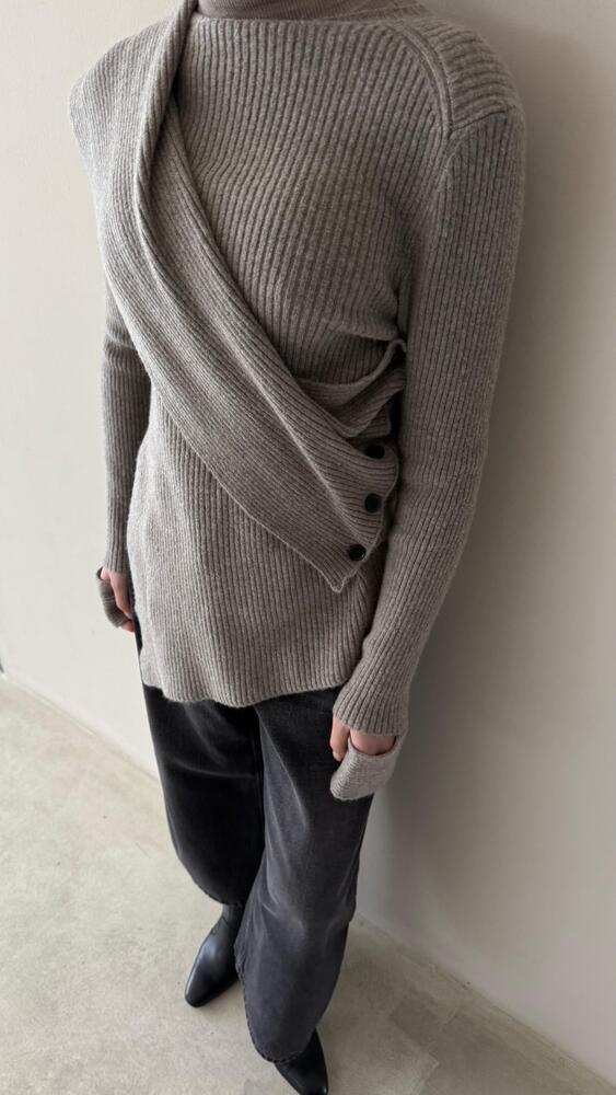 Side Slit Knitted Top w/ Scarf