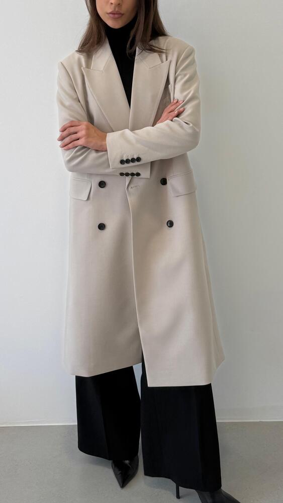 Loose Big Coat w/ Pointed Lapel