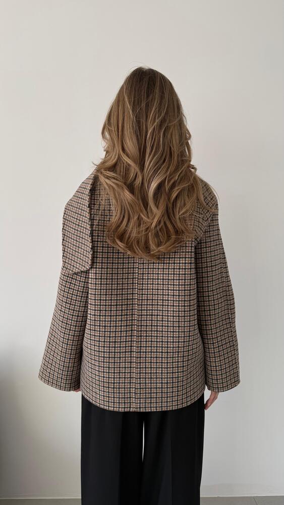 Plaid Patterned Jacket w/ Fixed  Scarf