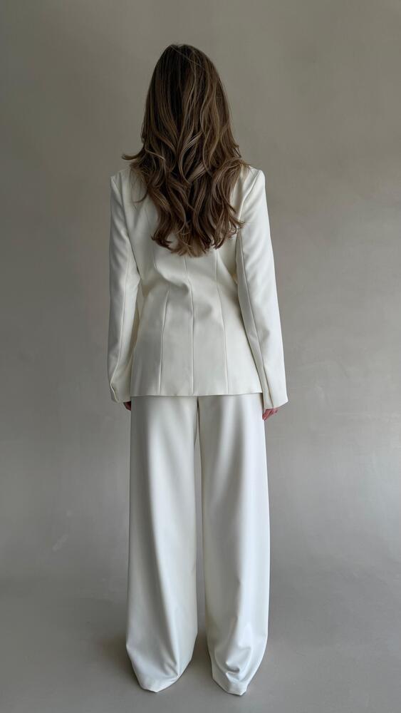 Elegant 4-button 2PC Set