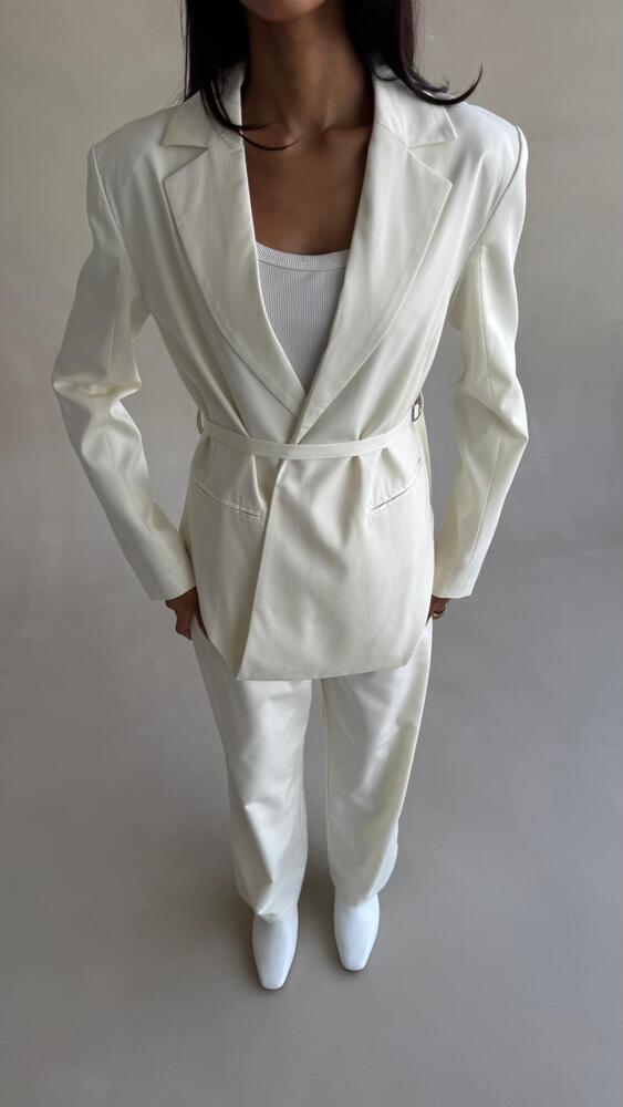 Vanta Belted Set