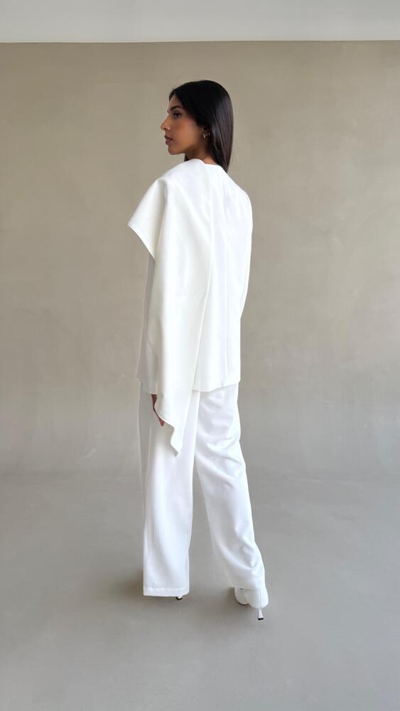 Built-in Scarf Suit