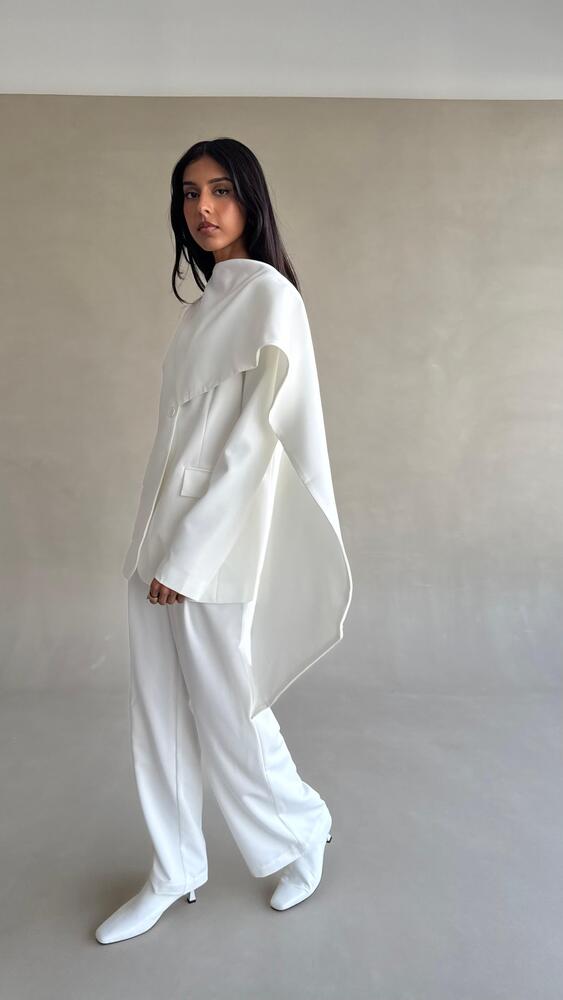 Built-in Scarf Suit