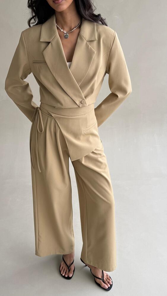 Waist-length Blazer Set