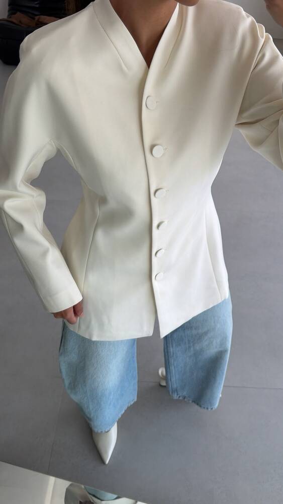 Tailored Mandarin Collar Blazer