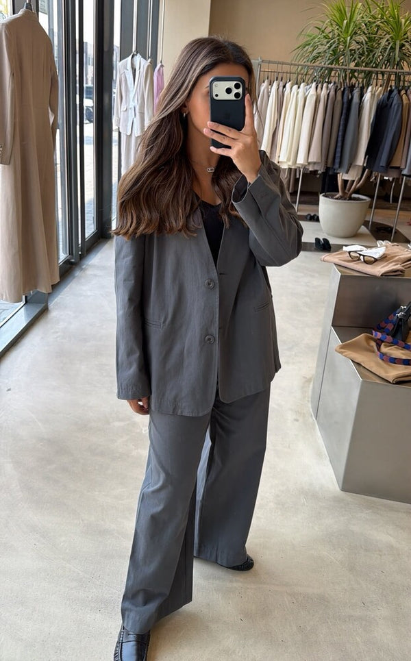 Deep V-neck Set 2Buttons