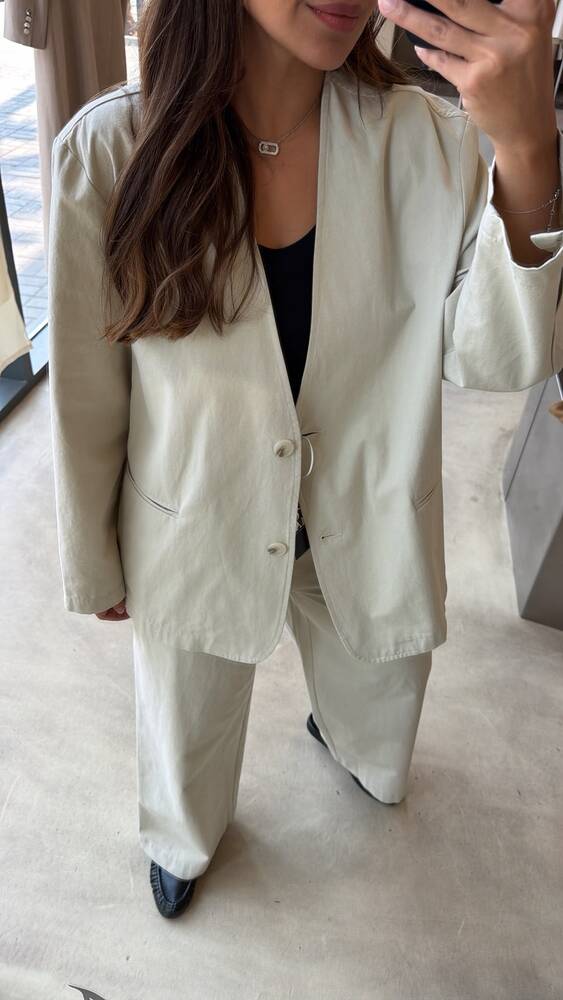 Deep V-neck Set 2Buttons