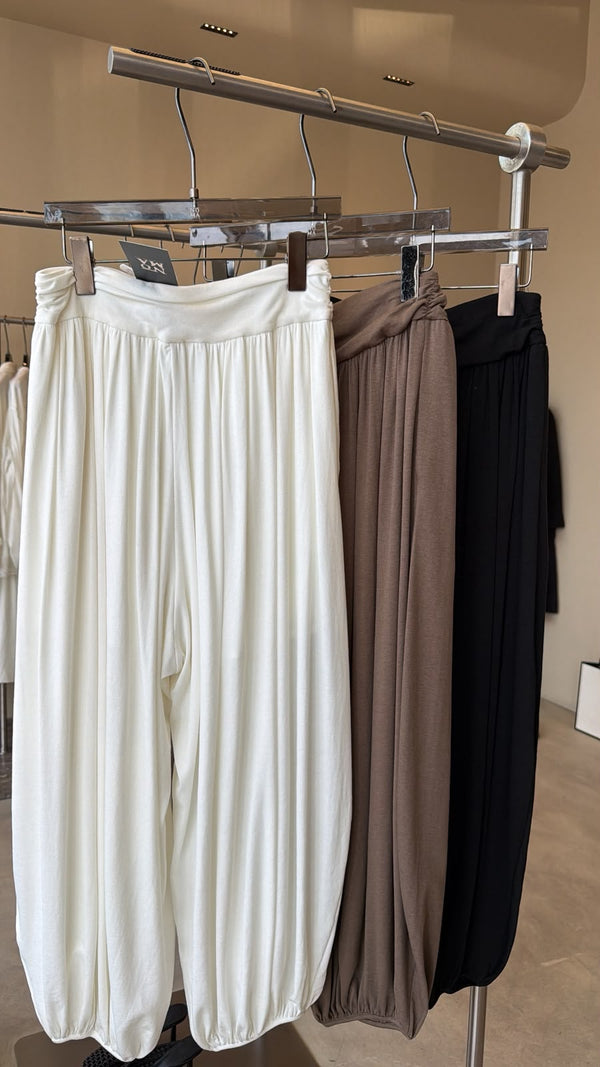 Pleated Waistband Trousers
