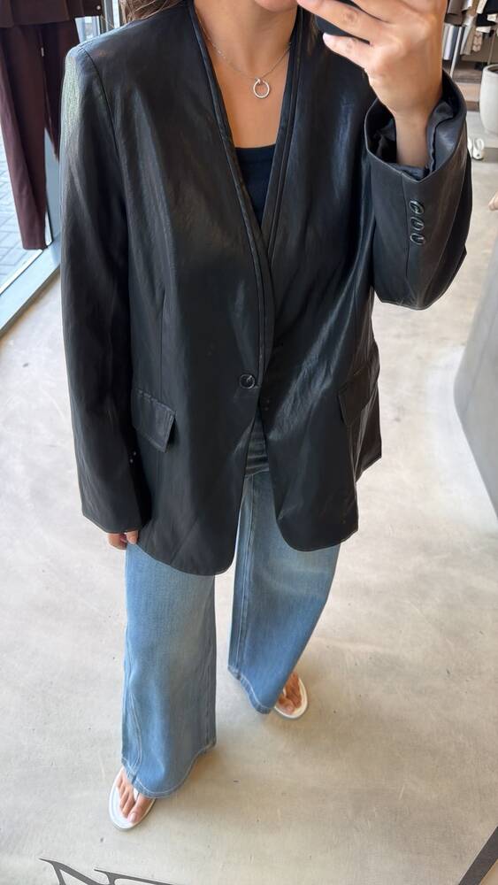 Vneck Leather Jacket w/ Belt