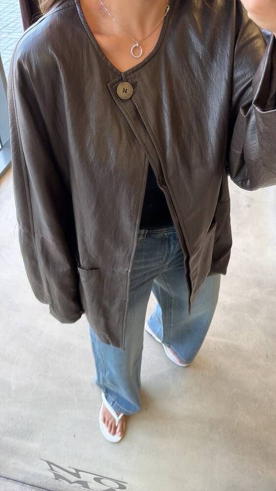 Round neck 2-Panel Leather Jacket