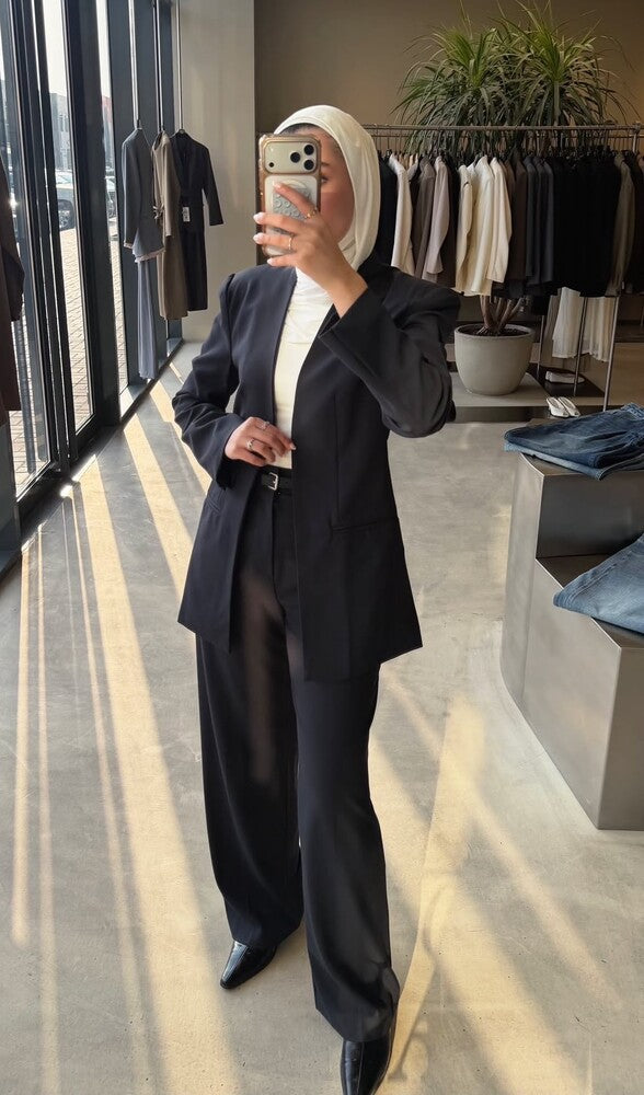 Minimal Tailored Open Suit