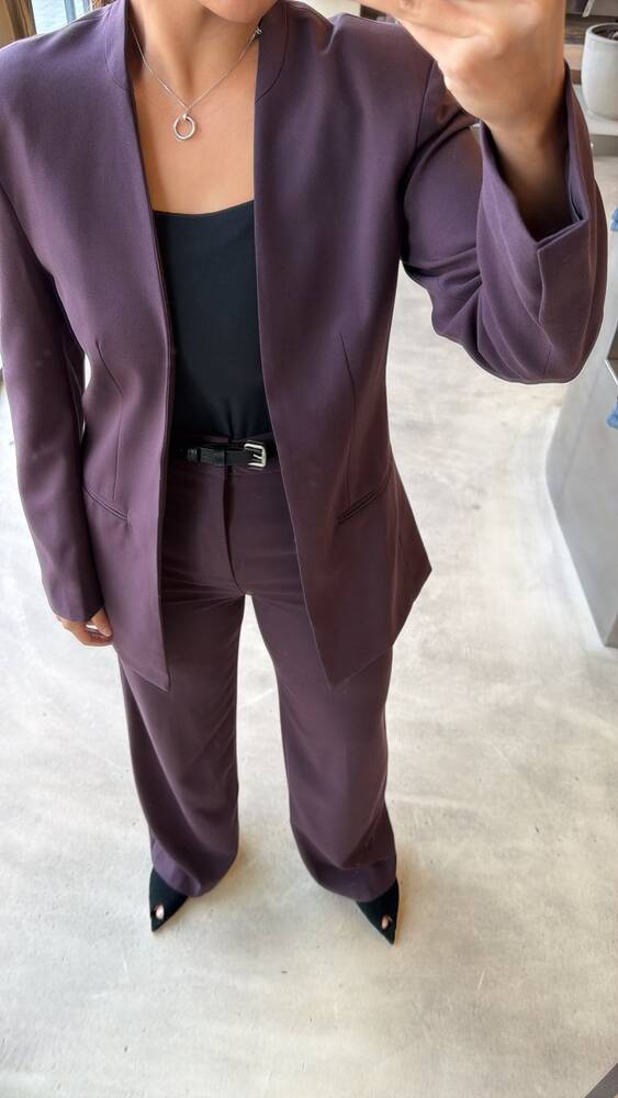 Minimal Tailored Open Suit