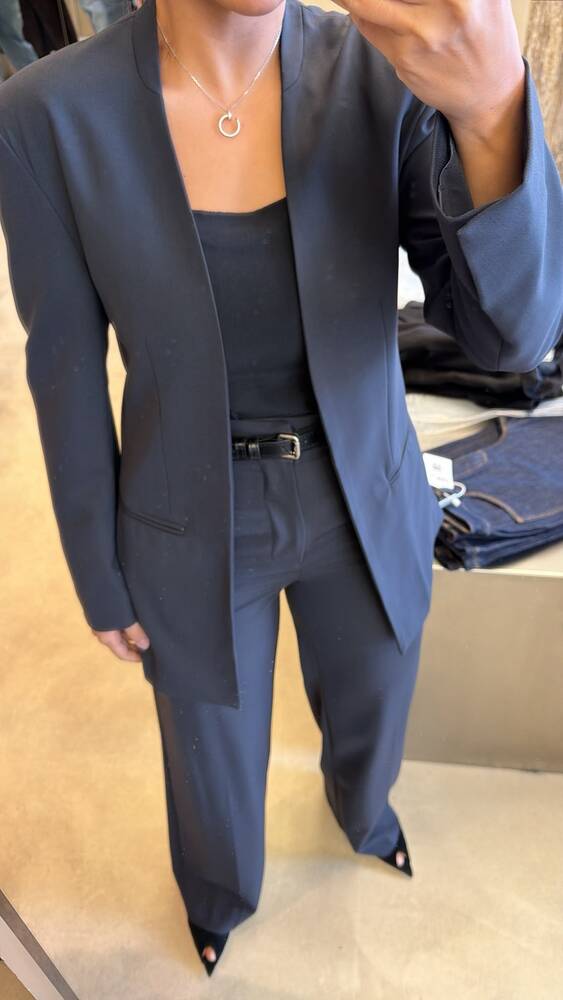 Minimal Tailored Open Suit