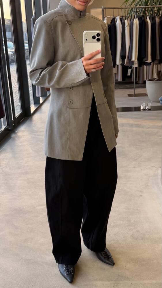 Sleek Mandarin Collar Blazer