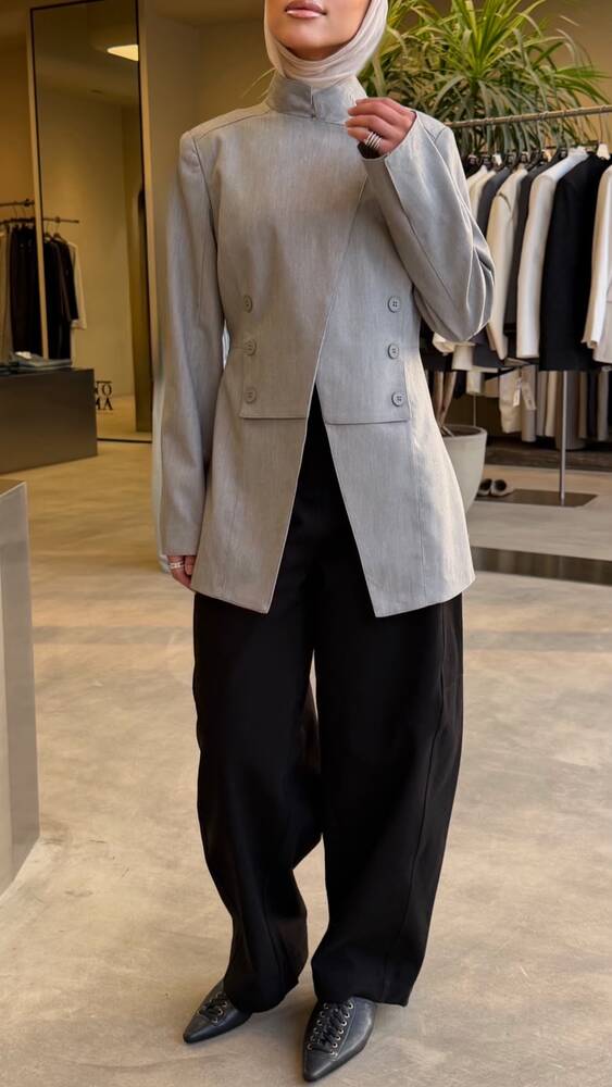 Sleek Mandarin Collar Blazer