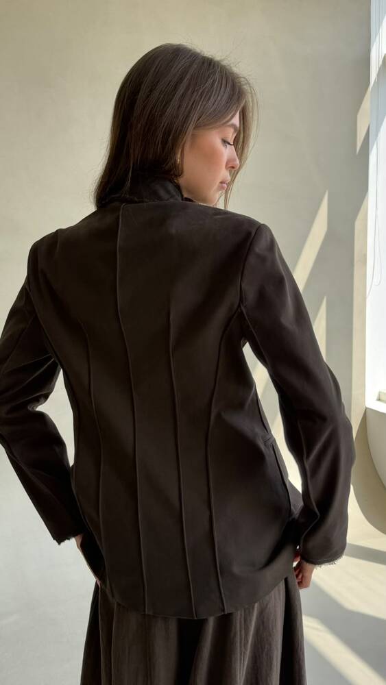Raw-edge Neck Blazer