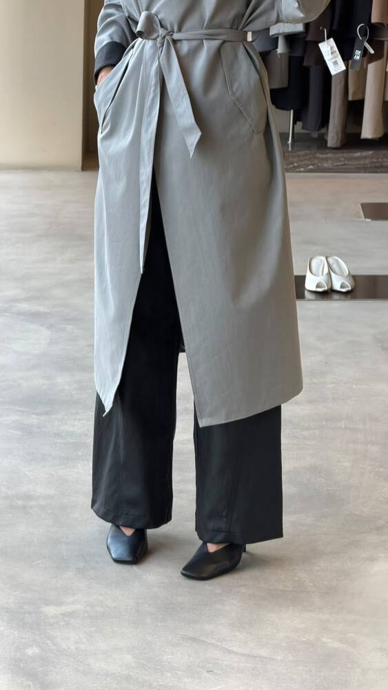 V-cut Heeled Mules