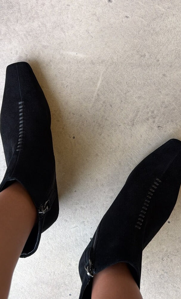 Square-toe Suede Ankle BootsX