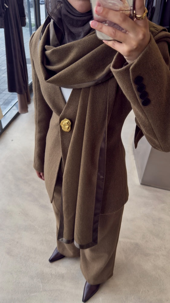 2PC Scarf Set w/ Golden Button