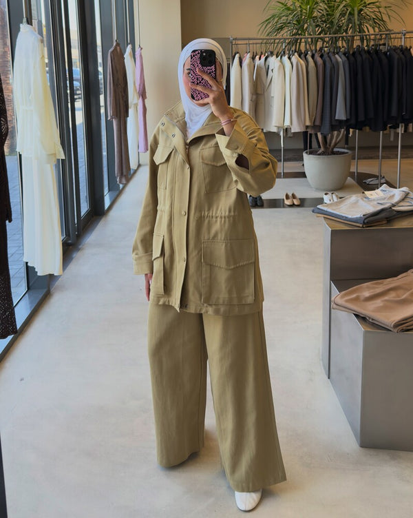 Monochromatic Utility Set