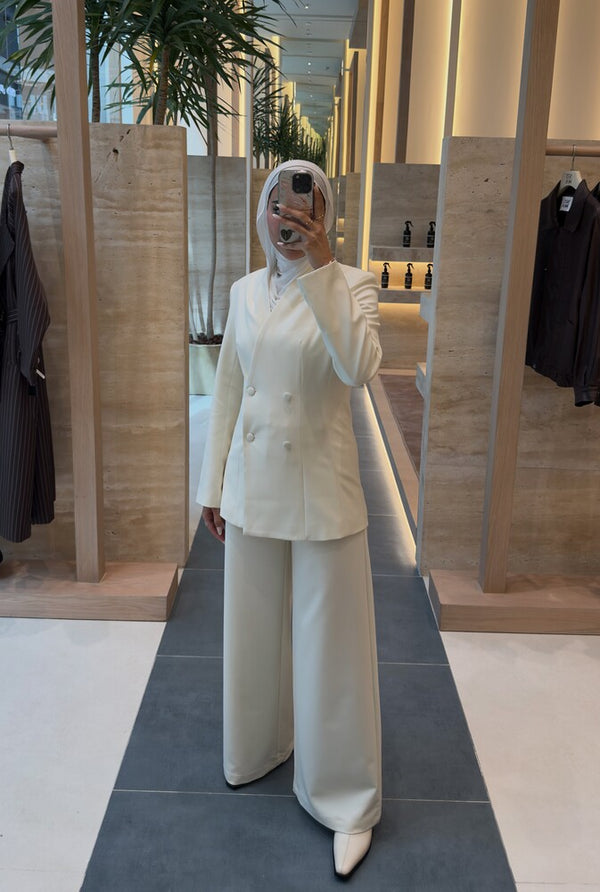 Elegant 4-button 2PC Set