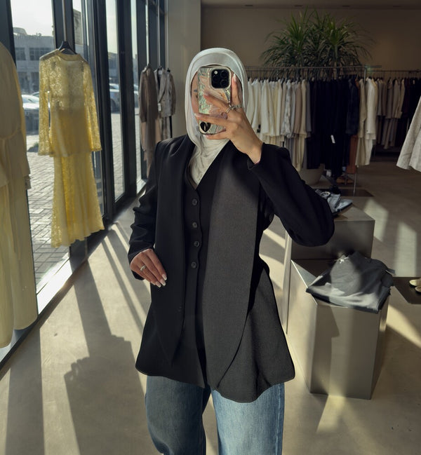 Gathered Waist Blazer w/ Scarf