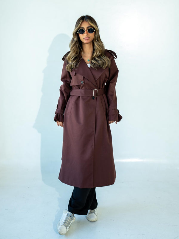 Maroon Trenchcoat with Beltالسترات الخارجية / المعاطف الطويلة