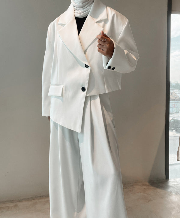Fashion Women's 2 Pcs Set Asymmetry Diagonal Buckle Suit